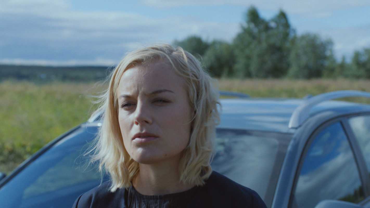 Rebecka Martinsson. Säsong I, episod 1. 2017. Ida Engvoll som Rebecka Martinsson.